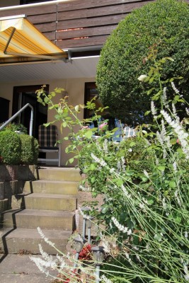 zur Terrasse.JPG